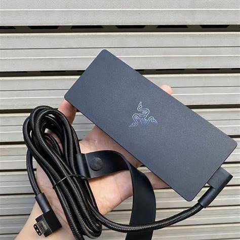 Đầu sạc Razer 230W Oval 4 chân